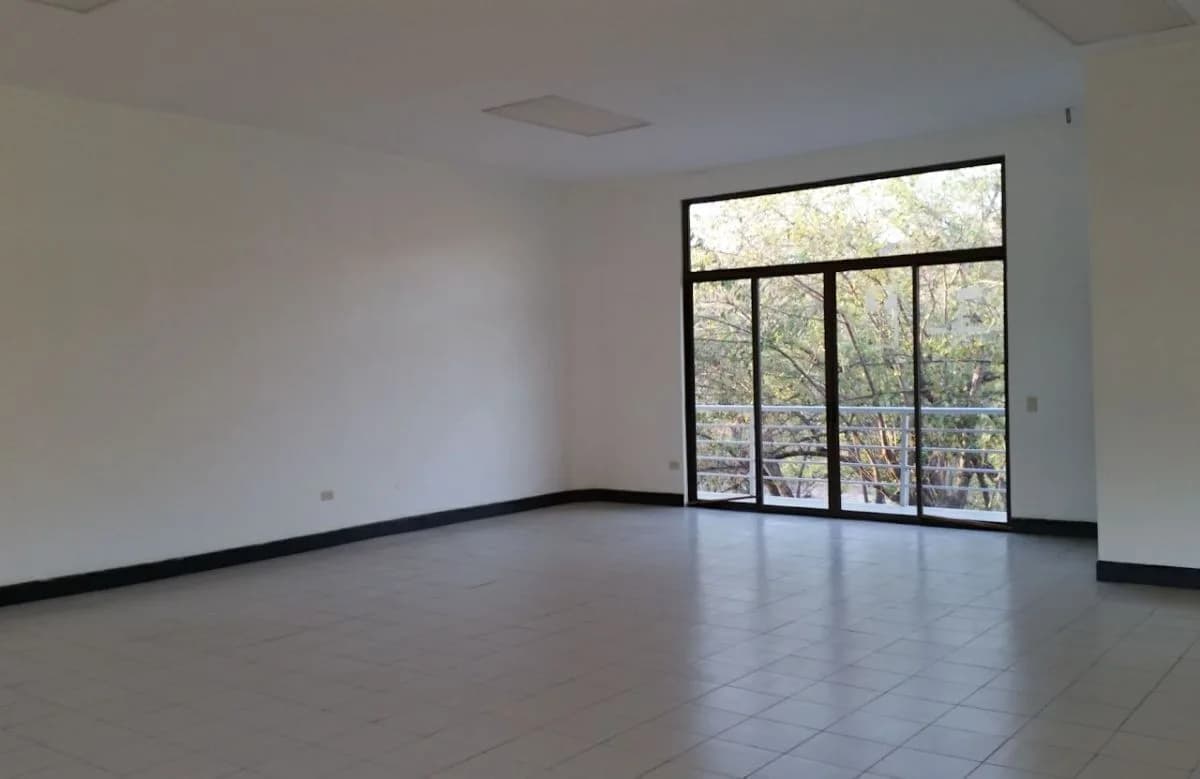 Comercial en Sardinal