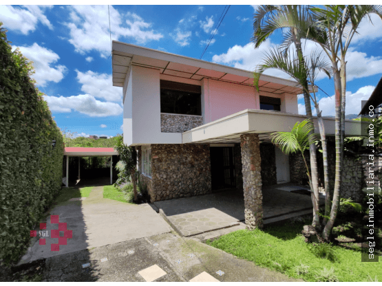 Casa en Escazú