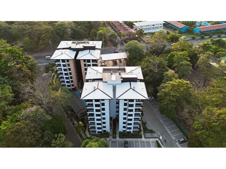 Apartamento en Condominio Torres del Mar