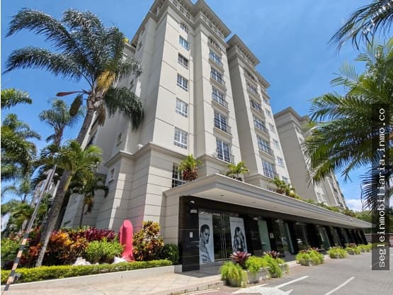 Apartamento en Condominio Cortijo Los Laureles