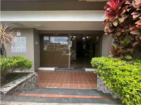 Oficina en Edificio Plaza Colonial