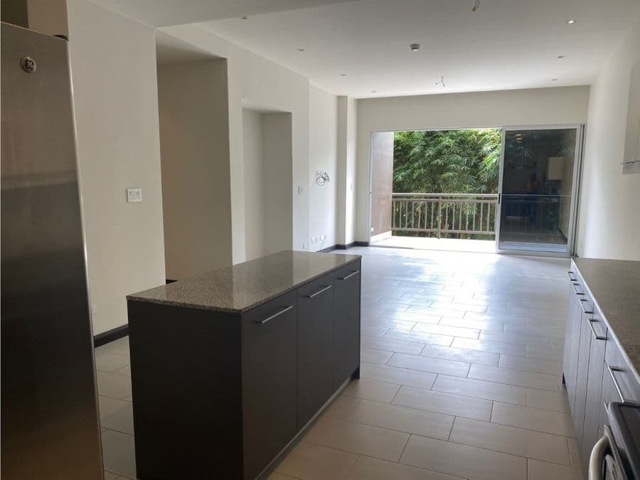 Apartamento en Centro Comercial La Paco