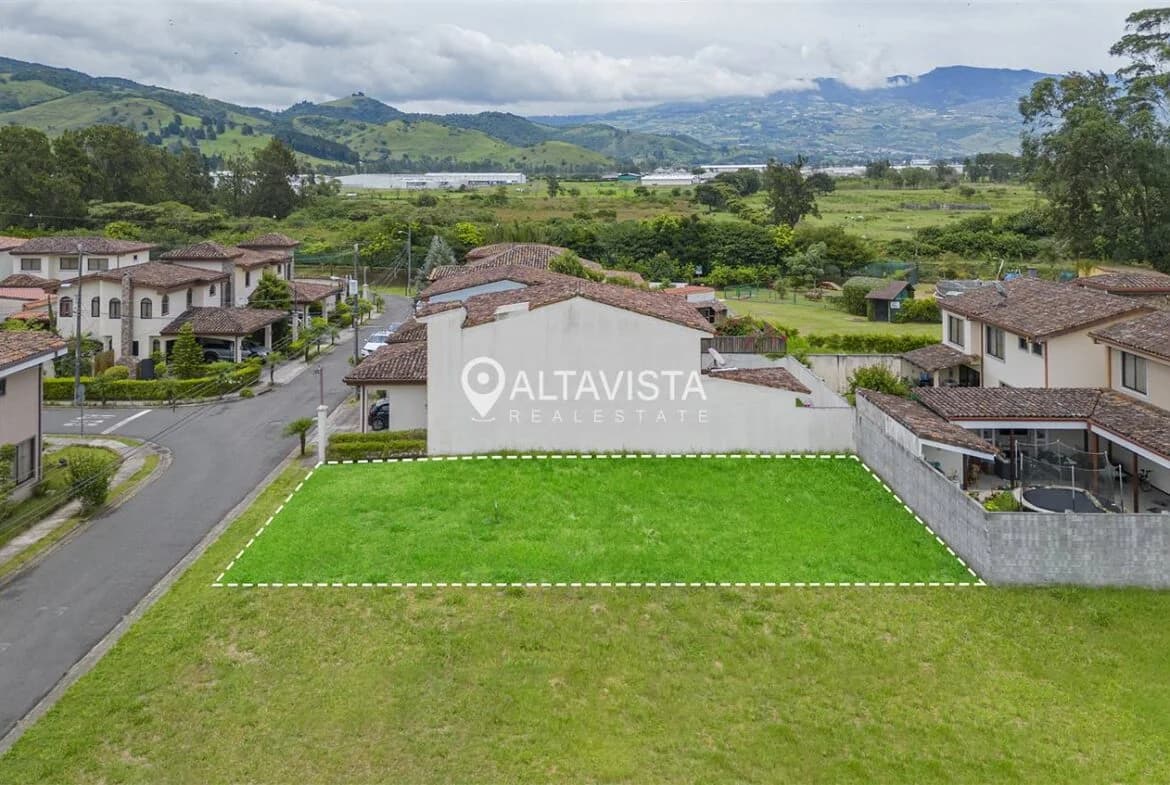 Land at Condominio Albacete