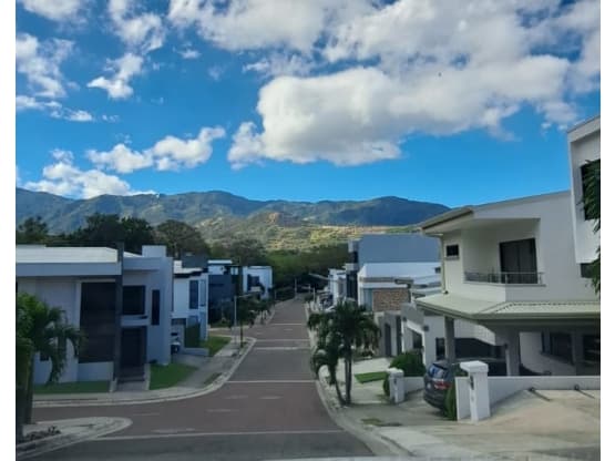 Casa en Condominio Lusso
