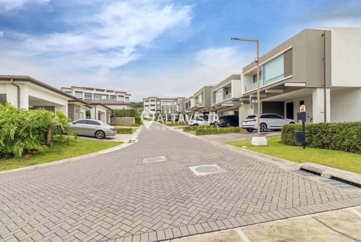 House at Condominio Dukana