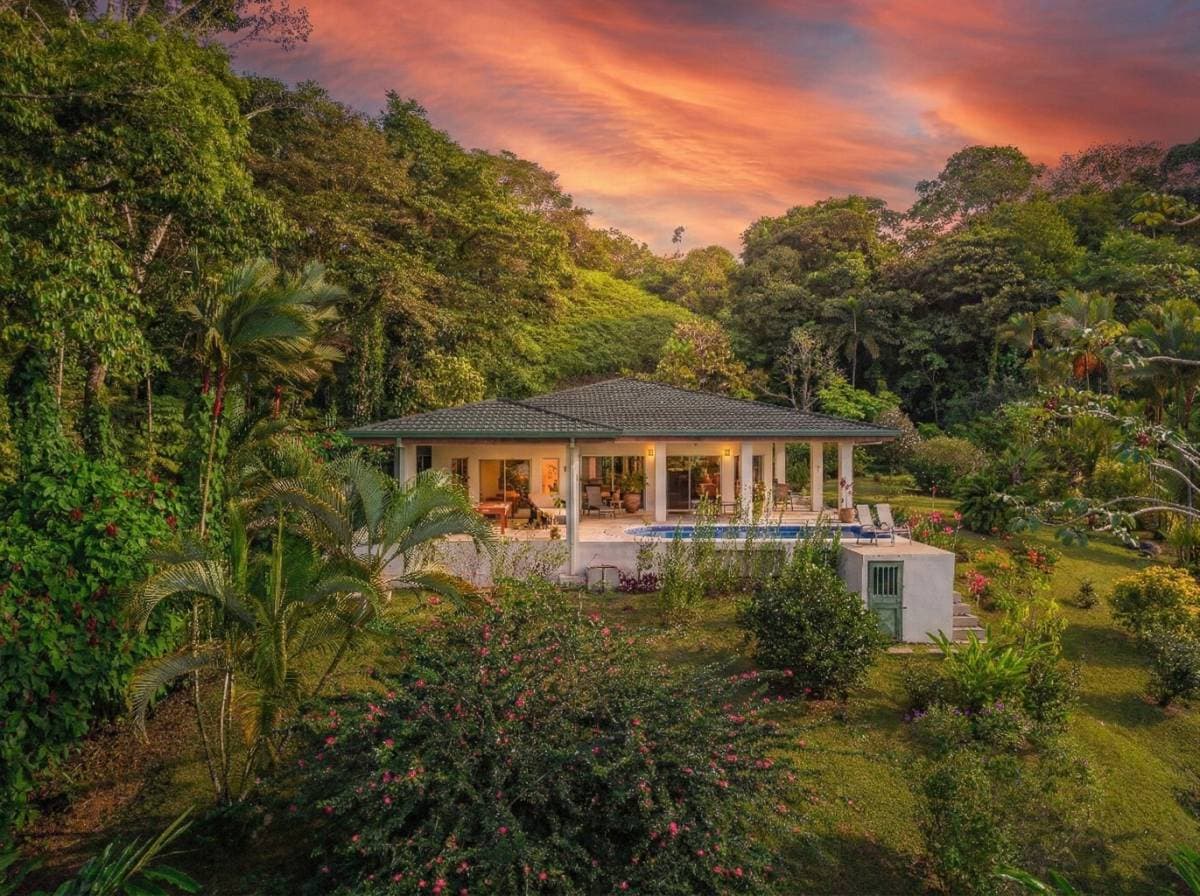 Casa en Costa Verde Estates