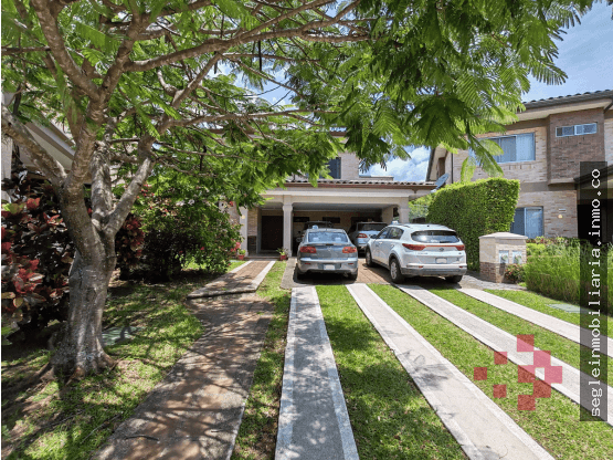 Casa en Condominio Puerta de Hierro