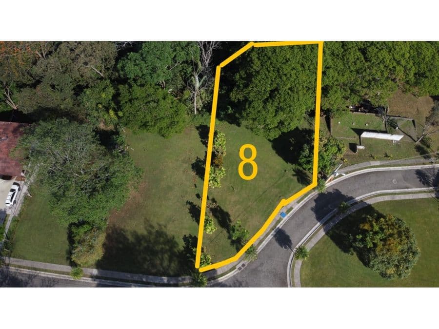 Terreno en Plantation Estates