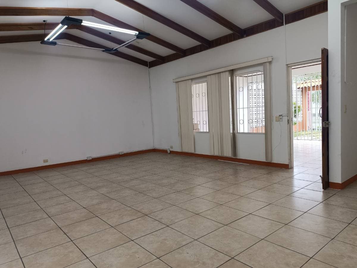 Comercial en San Francisco de Dos Ríos Centro