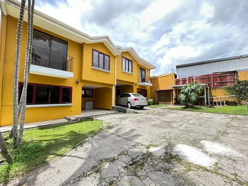 Commercial at Escazú