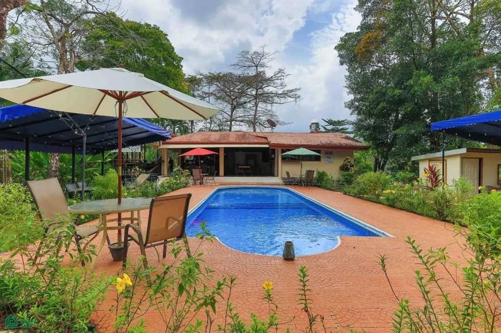 Commercial at Bahía Ballena