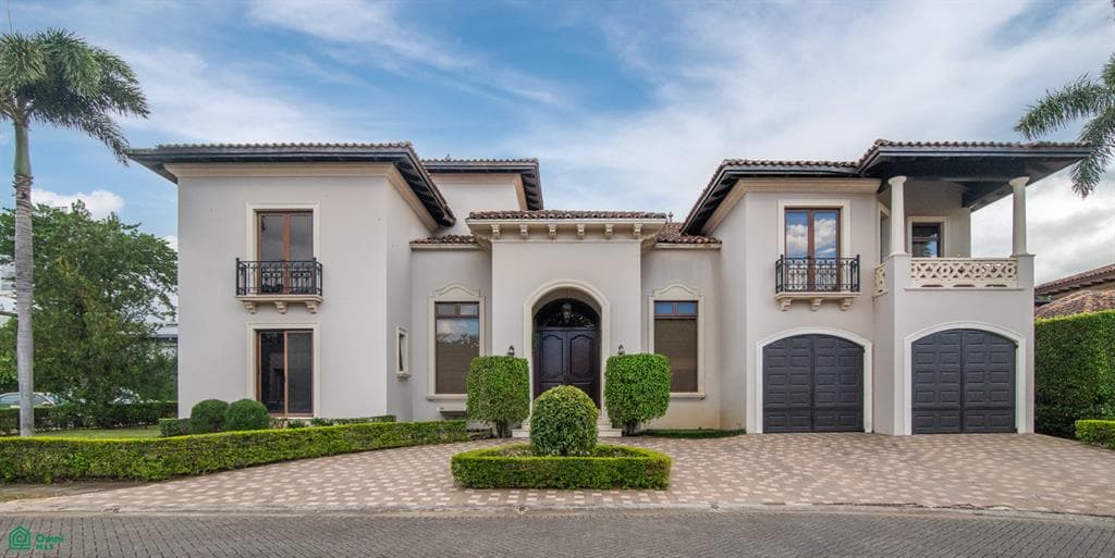 Casa en Condominio Lindora