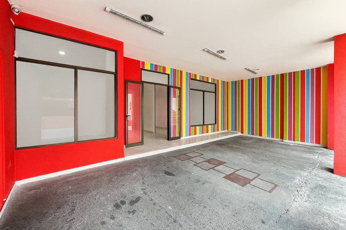 Commercial at Oriental