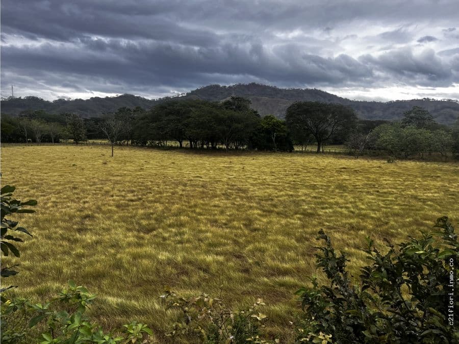 Land at Veintisiete de Abril