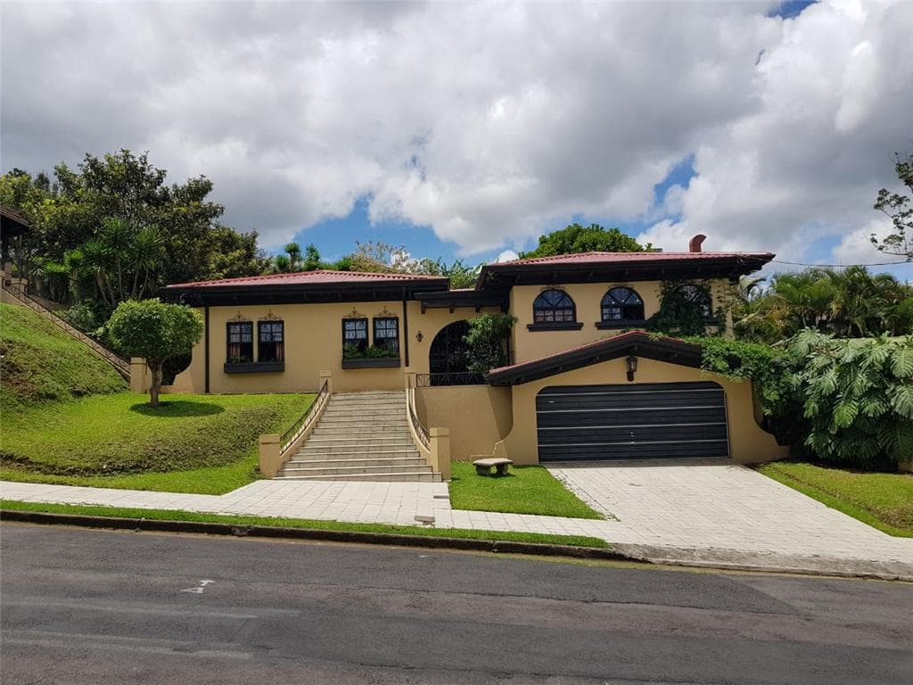 Property at Sánchez