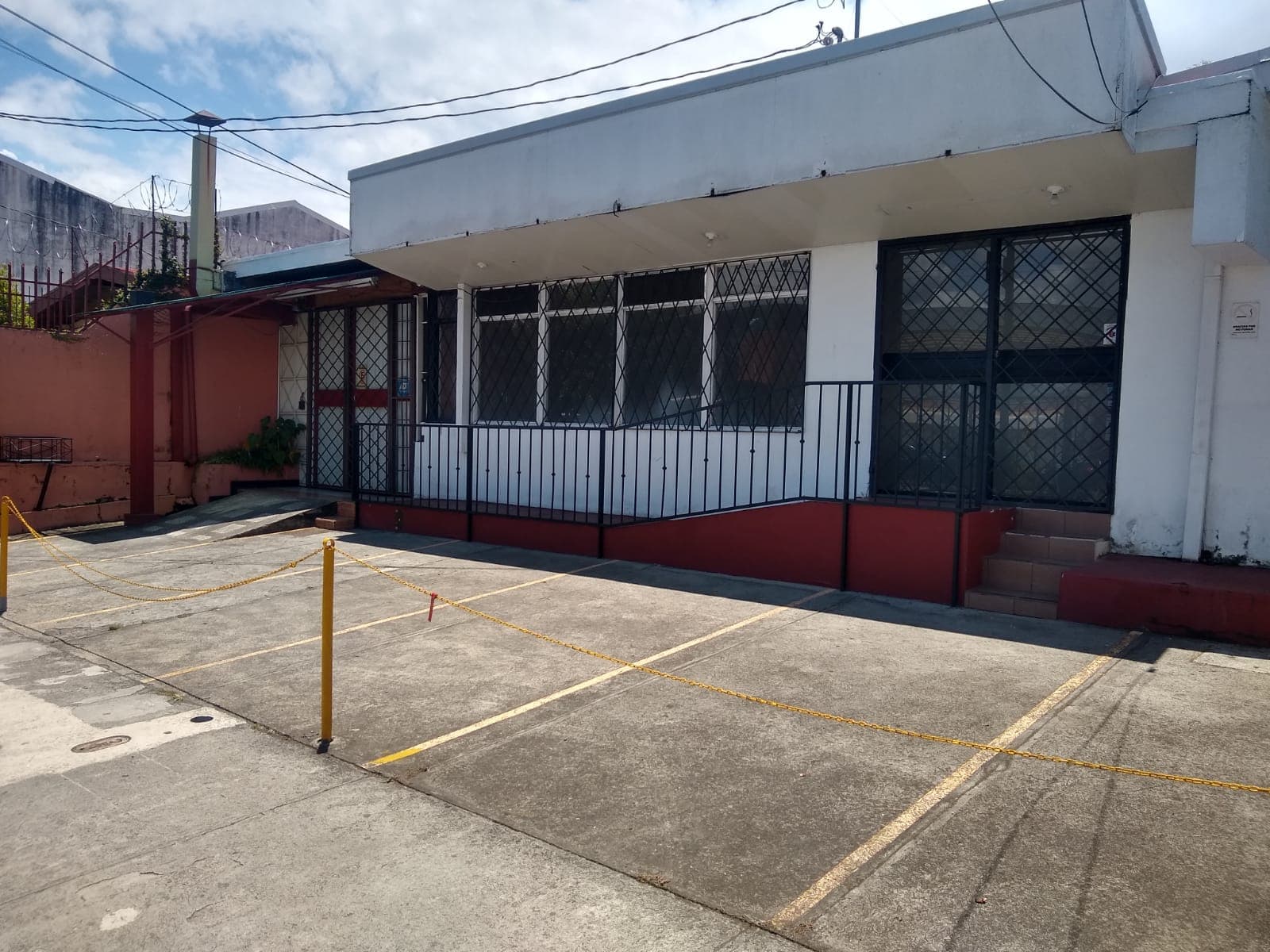 Comercial en Mercedes