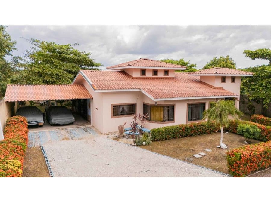 House at Cañas Dulces