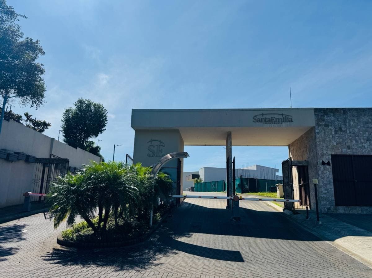 Propiedad en Condominio Santa Emilia