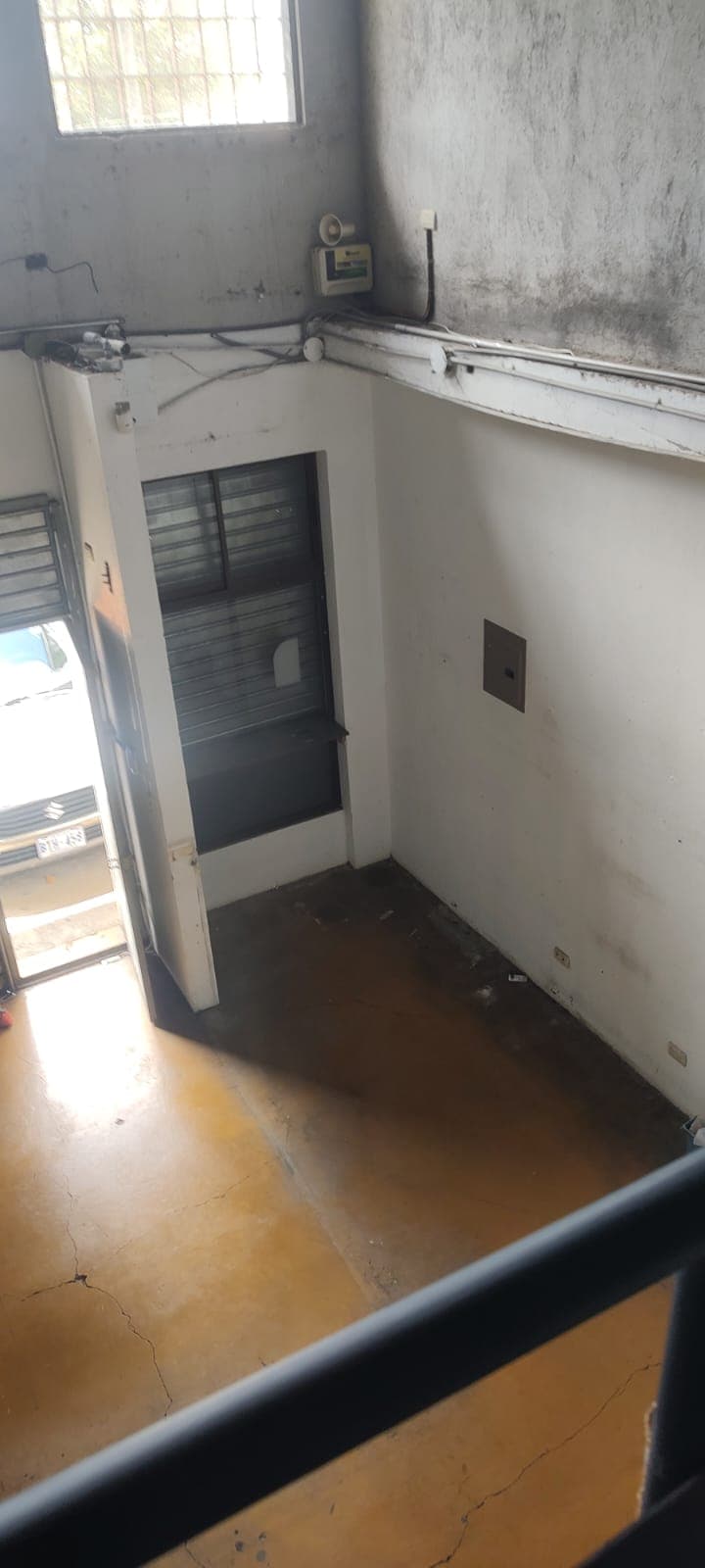 Commercial at Merced