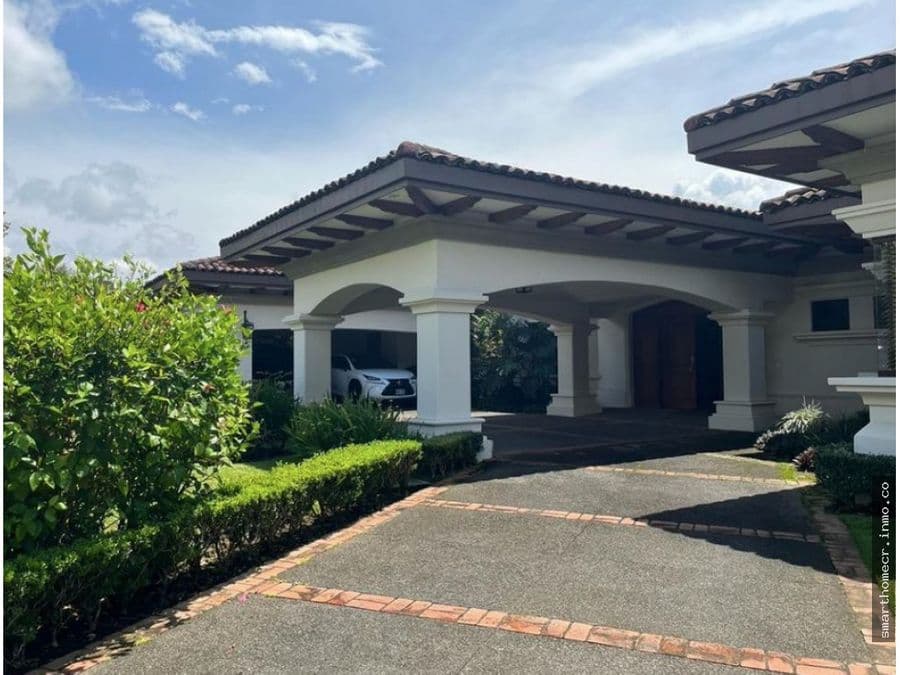 Casa en Bosques de Lindora
