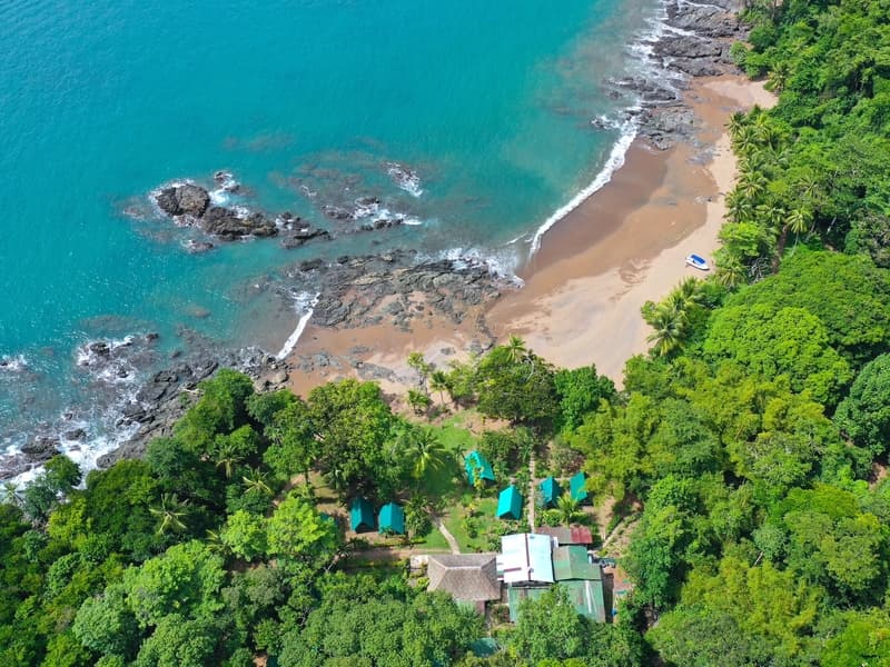 Comercial en Biolley