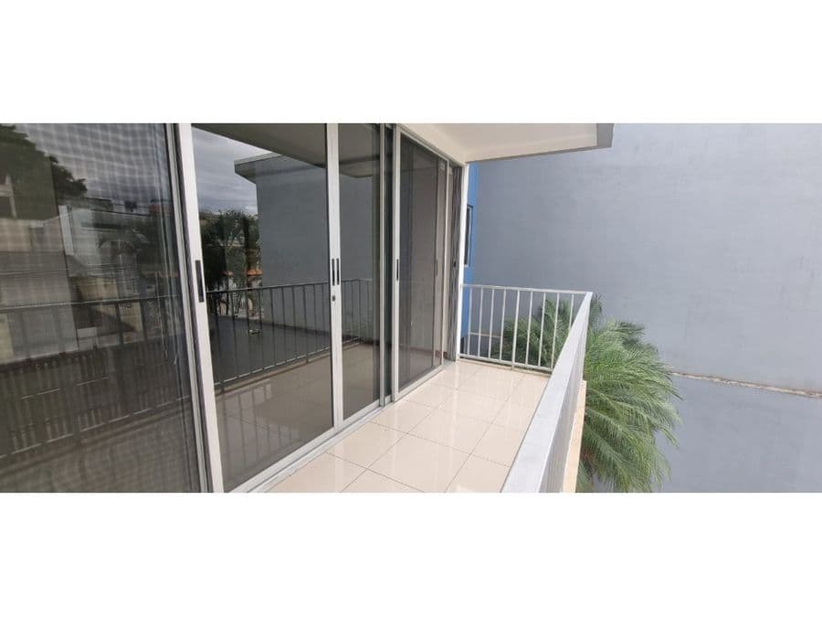 Apartamento en Condominio Lomas de Ayarco Sur