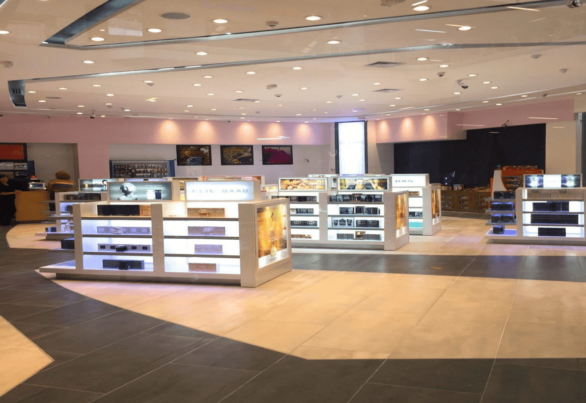 Commercial at Paseo de las Flores