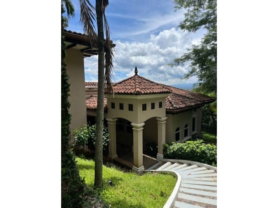 Casa en Residencial Villa Real