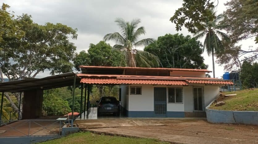 Terreno en Tárcoles