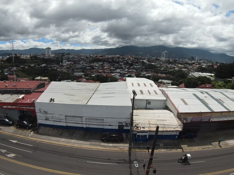 Commercial at Calle Blancos