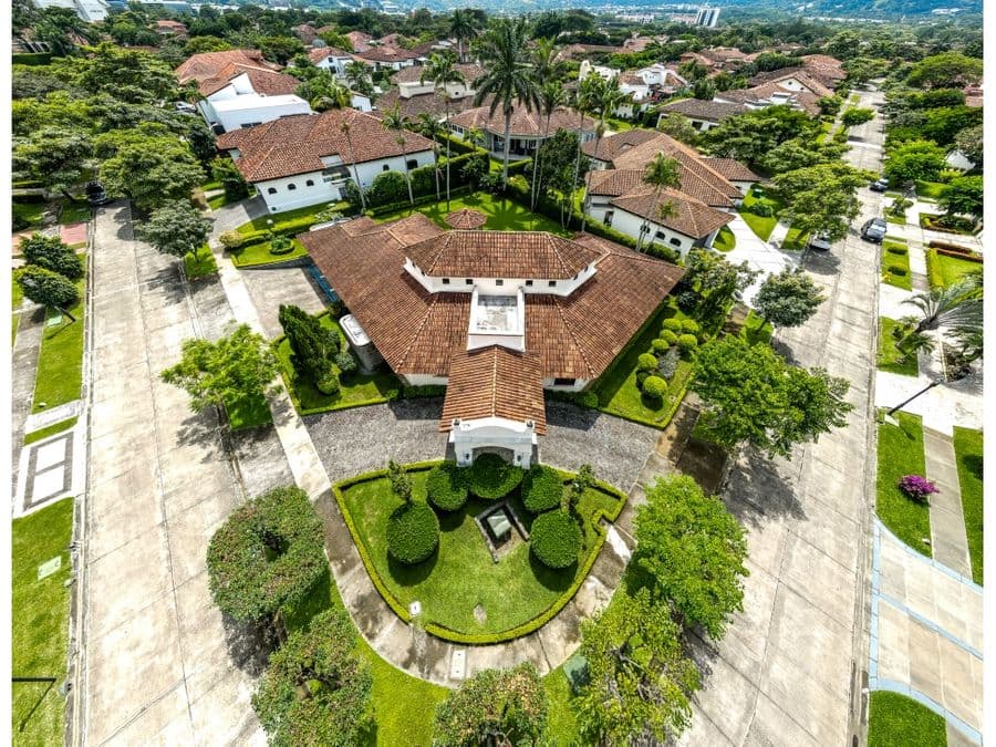 Casa en Condominio Bosques de Lindora