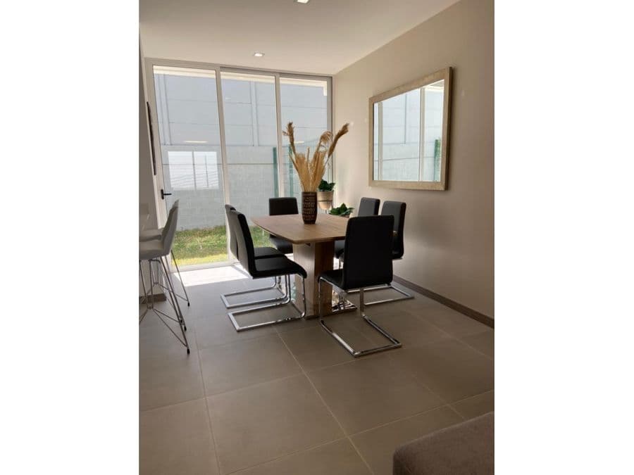 Casa en Residencial Valle Escondido