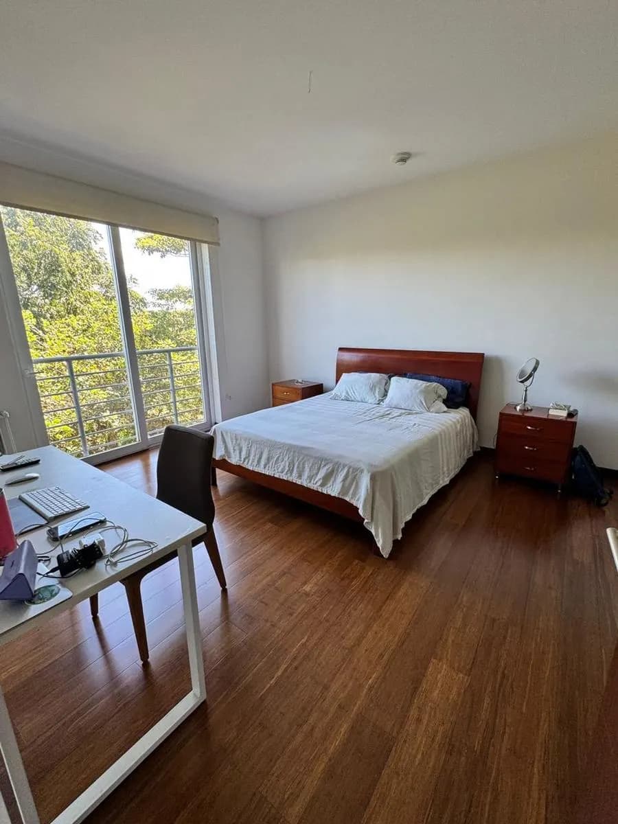 Propiedad en Distrito 4