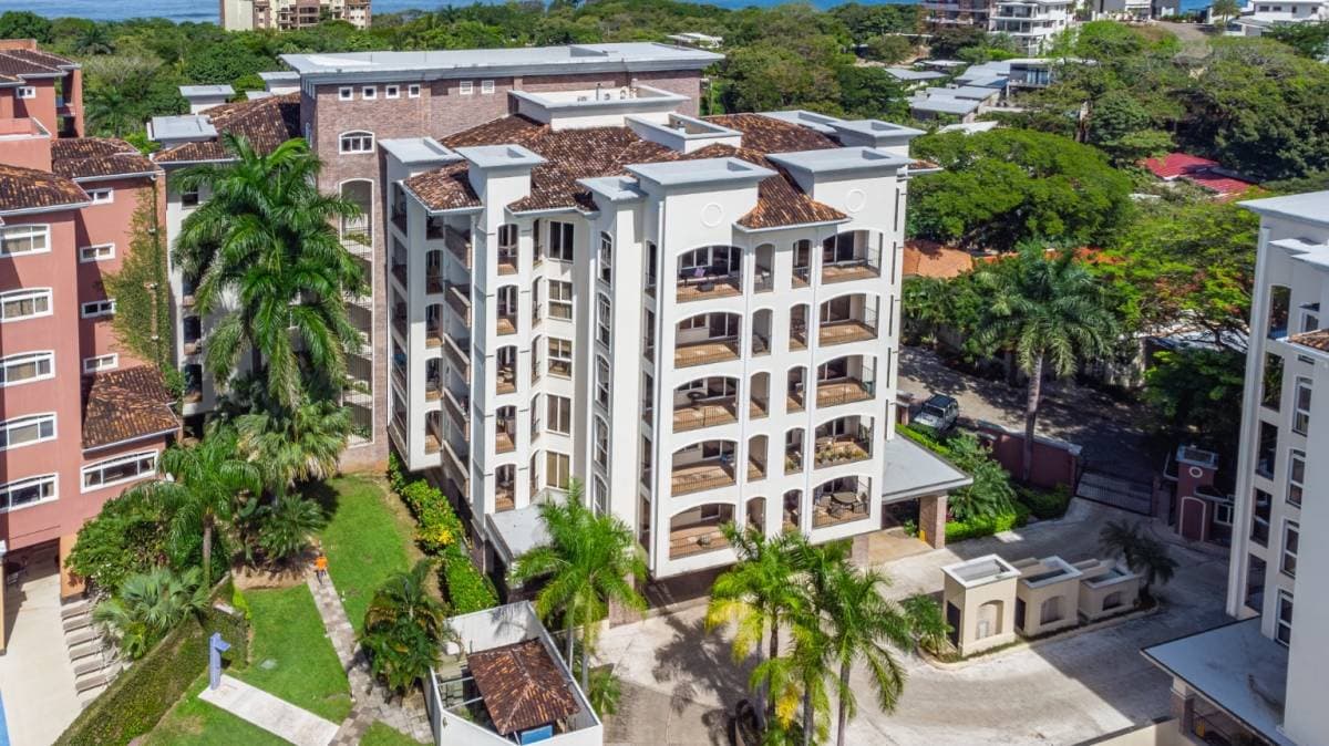 Property at Condominio Península