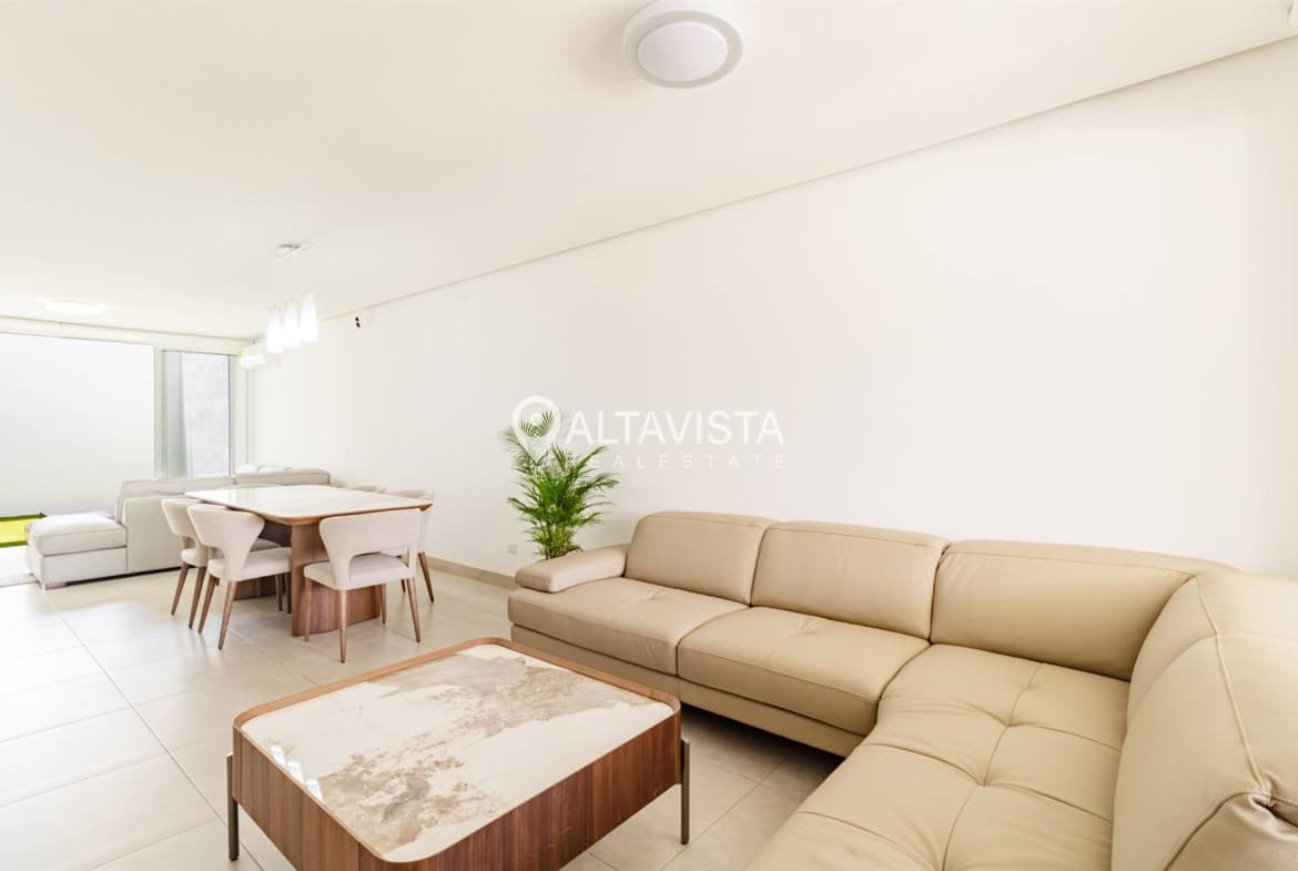 Casa en Condominio Guachipelín 3-10