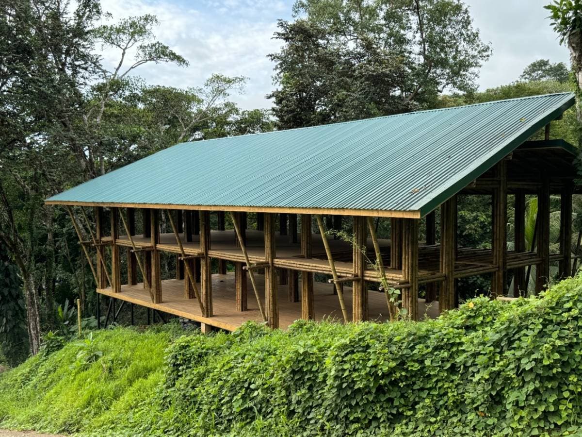 Comercial en Bahía Ballena