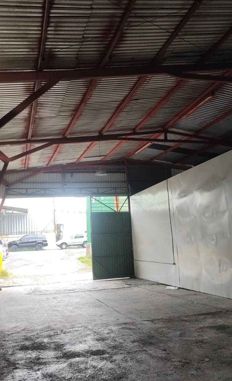 Comercial en San Joaquín