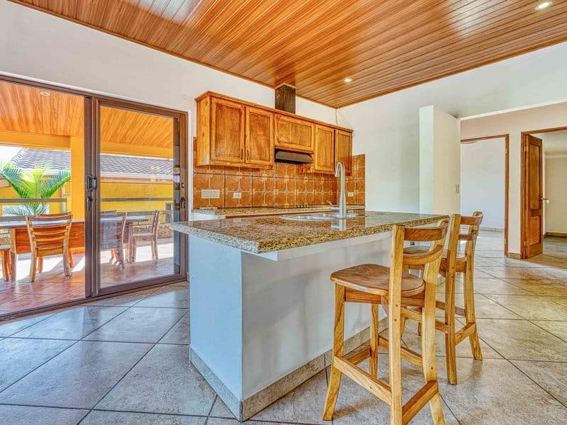 Comercial en Tamarindo