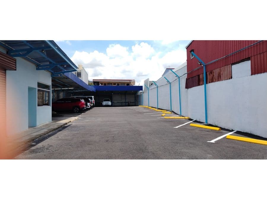 Commercial at Guadalupe