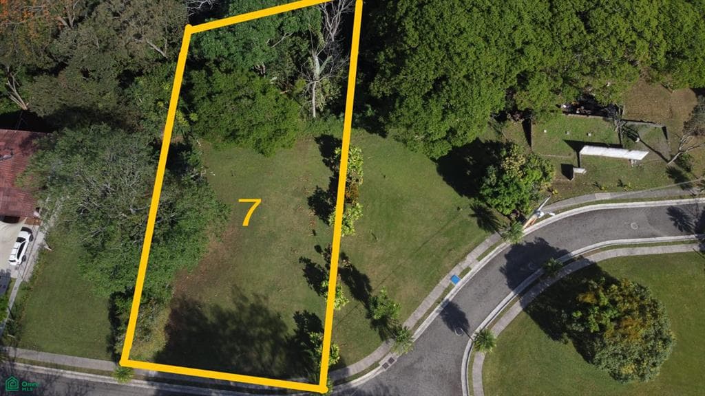 Terreno en Plantation Estates