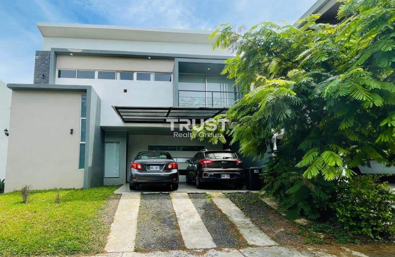 House at Condominio Montezuma