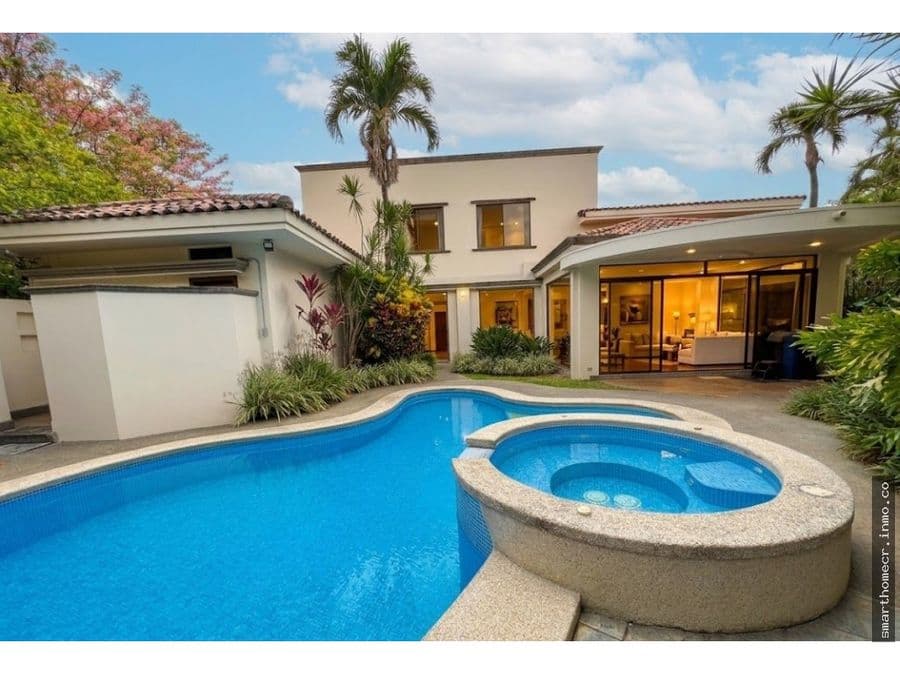 Casa en Bosques de Lindora