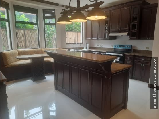 Casa en Hacienda Lindora