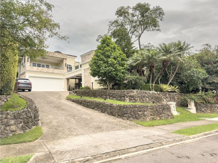 Casa en Condominio Cerro Alto