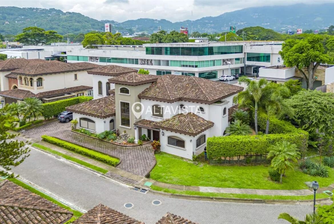 House at Hacienda Lindora