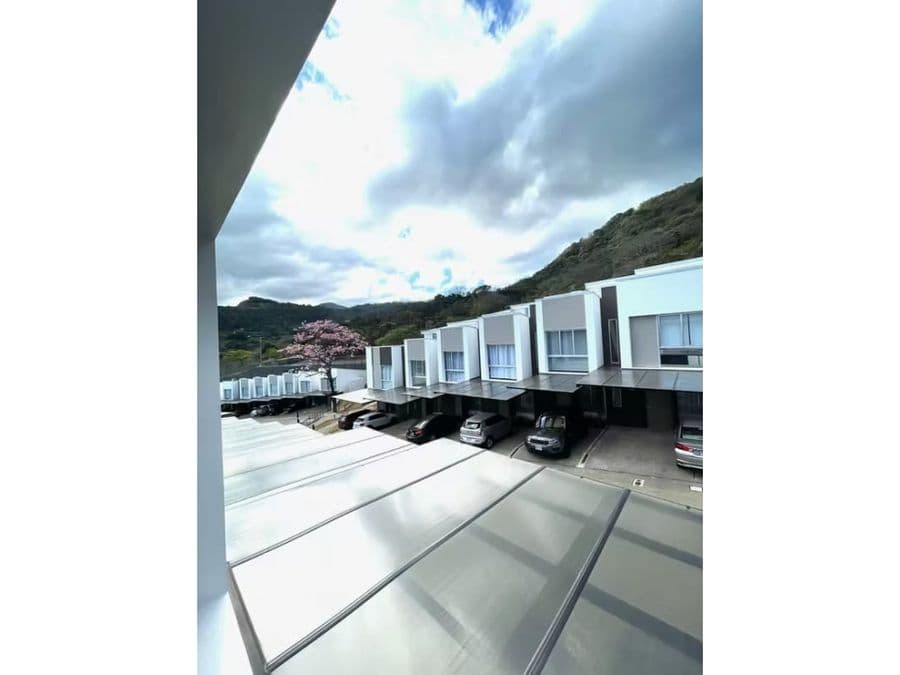 Casa en Vistas de Santa Ana