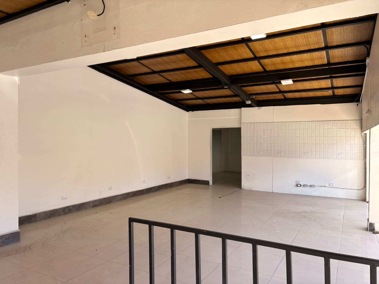 Commercial at Santa Ana