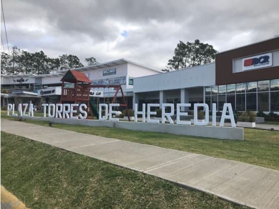 Commercial at Ulloa