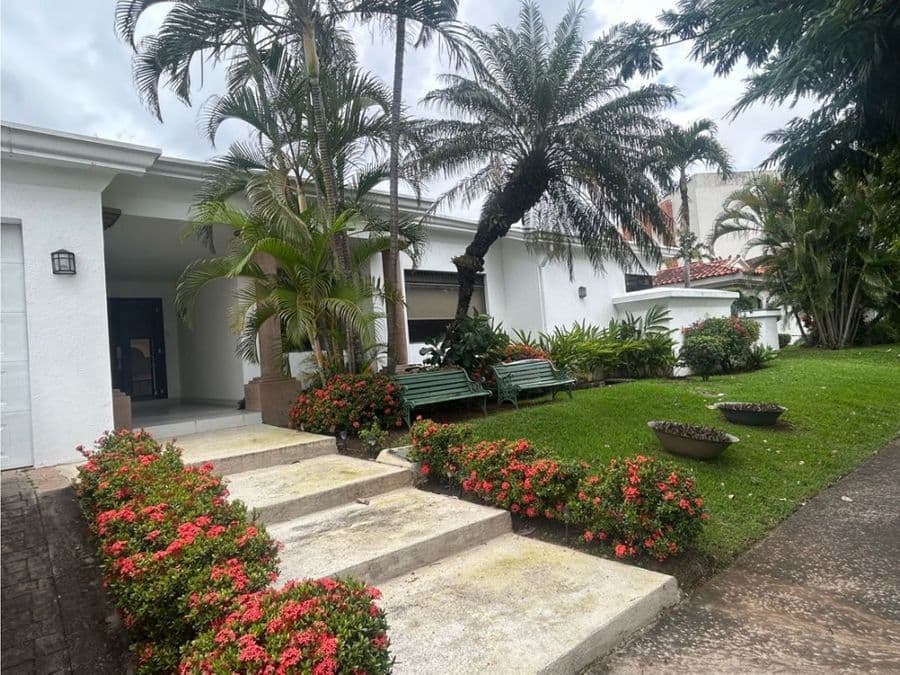 Casa en Bosques de Lindora