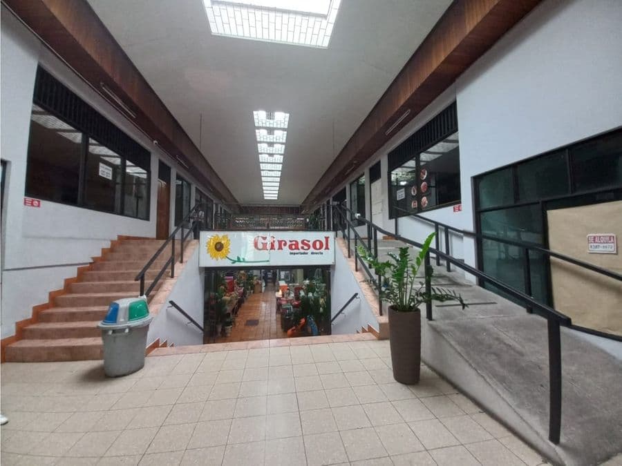 Comercial en Gravilias